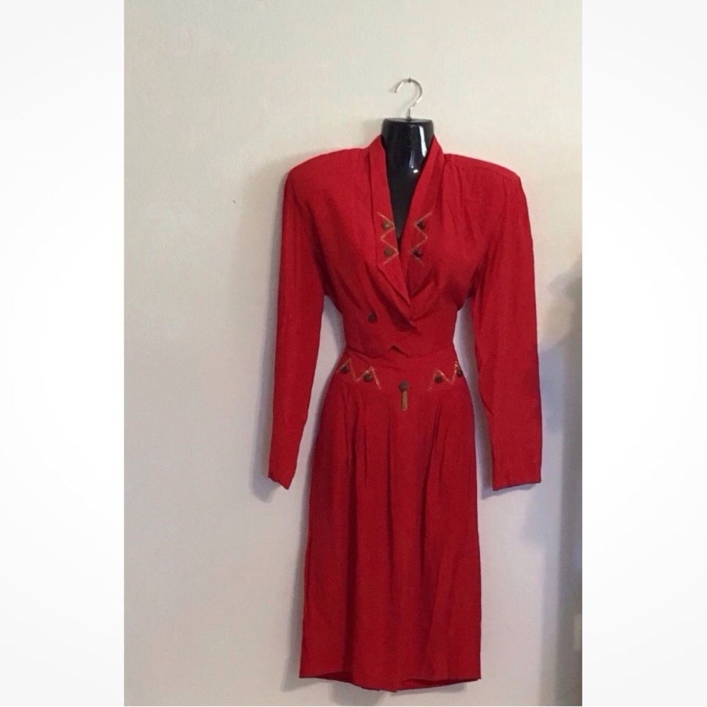 Knapp Studio women’s long sleeve 2pc skirt suit. Size S